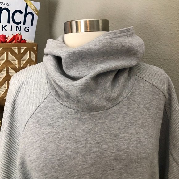 Under Armour Unstoppable Boxy Hooded Sweatshirt - Picture 6 of 12